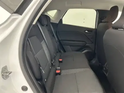 Photo 24 Renault Captur  E-Tech full hybrid 145