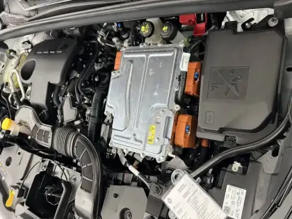 Photo 35 Renault Captur  E-Tech full hybrid 145