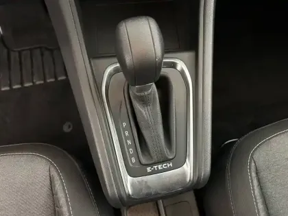 Photo 21 Renault Captur  E-Tech full hybrid 145