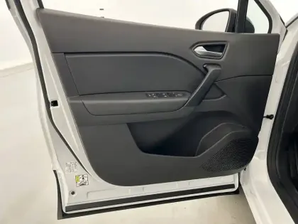 Photo 19 Renault Captur  E-Tech full hybrid 145