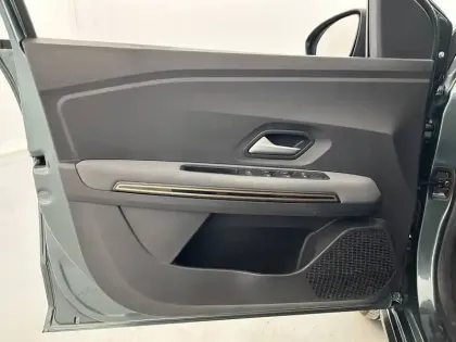 Photo 19 Dacia Jogger  Hybrid 140 7 places GSR2