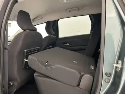 Photo 37 Dacia Jogger  Hybrid 140 7 places GSR2