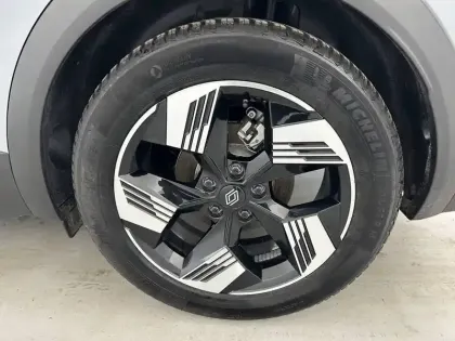 Photo 36 Renault Symbioz  E-Tech full hybrid 145