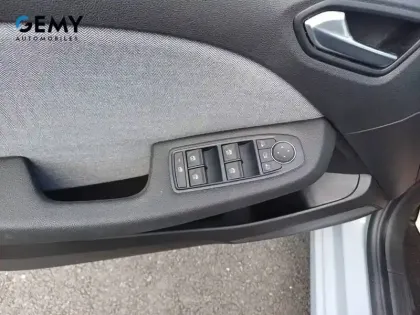 Photo 13 Renault Clio  E-Tech full hybrid 145