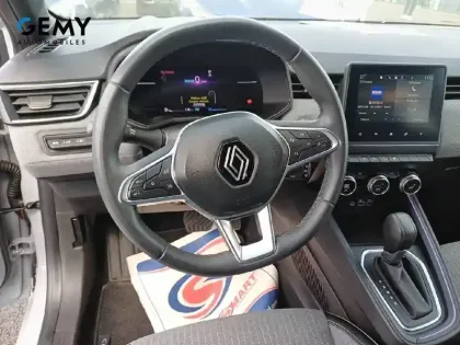 Photo 12 Renault Clio  E-Tech full hybrid 145