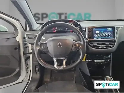 Photo 8 Peugeot 2008 Gén. I Ph2 Style 5