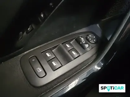 Photo 18 Peugeot 2008 Gén. I Ph2 Style 5