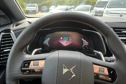 Photo 16 DS DS 7  Hybride Rechargeable E-Tense 225 EAT8