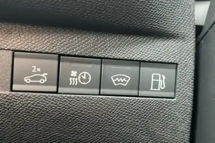 Photo 19 DS DS 7  Hybride Rechargeable E-Tense 225 EAT8