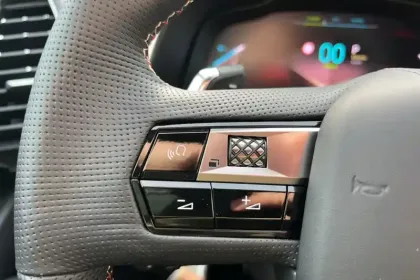 Photo 17 DS DS 7  Hybride Rechargeable E-Tense 225 EAT8