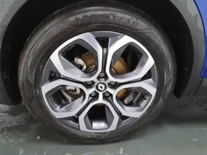 Photo 16 Renault Captur  E-Tech full hybrid 145