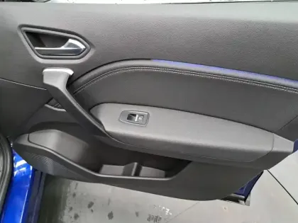 Photo 25 Renault Captur  E-Tech full hybrid 145