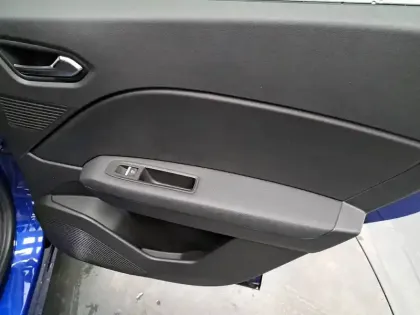 Photo 23 Renault Captur  E-Tech full hybrid 145