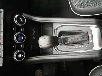 Photo 36 Renault Captur  E-Tech full hybrid 145