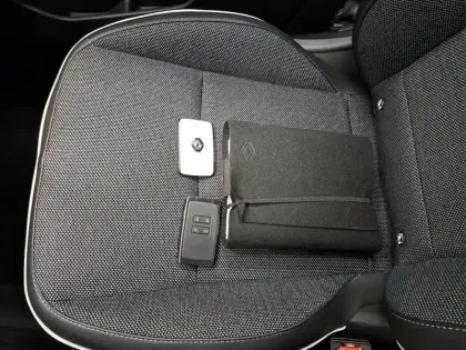 Photo 40 Renault Captur  E-Tech full hybrid 145