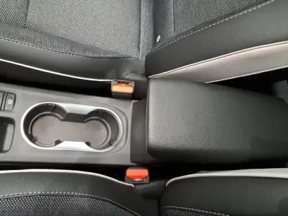 Photo 34 Renault Captur  E-Tech full hybrid 145