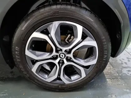 Photo 17 Renault Captur  E-Tech full hybrid 145