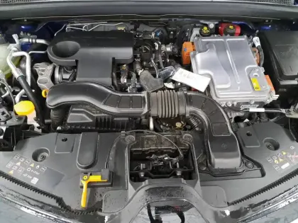 Photo 13 Renault Captur  E-Tech full hybrid 145