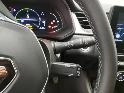 Photo 30 Renault Captur  E-Tech full hybrid 145