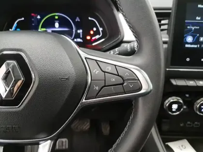 Photo 32 Renault Captur  E-Tech full hybrid 145