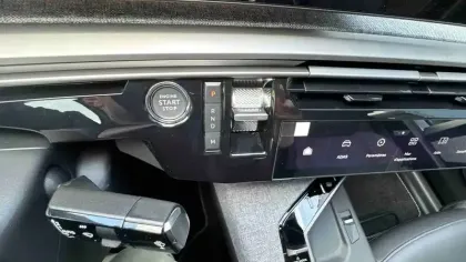 Photo 48 Peugeot 3008  Hybrid 145 e-DCS6
