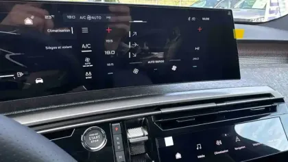 Photo 17 Peugeot 3008  Hybrid 145 e-DCS6