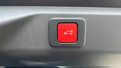 Photo 13 Peugeot 3008  Hybrid 145 e-DCS6