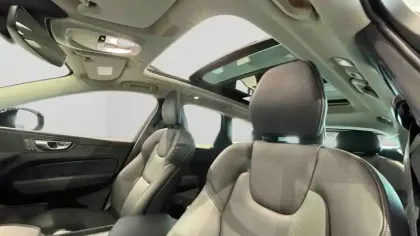 Photo 15 Volvo Xc60  T6 AWD Hybride rechargeable 253 ch+145 ch Geartronic 8