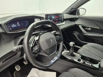 Photo 34 Peugeot 2008  PureTech 130 S&S BVM6