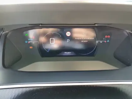 Photo 9 Peugeot 2008  Hybrid 145 e-DCS6