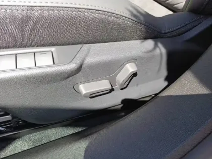 Photo 18 Peugeot 2008  Hybrid 145 e-DCS6