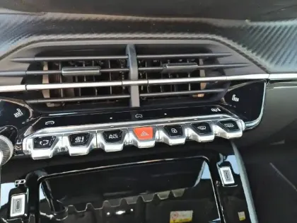 Photo 14 Peugeot 2008  Hybrid 145 e-DCS6