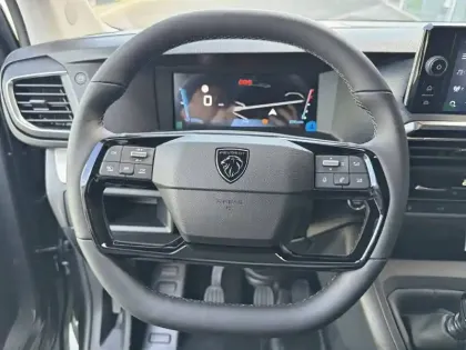 Photo 8 Peugeot Expert  FGN M DIESEL 150 CH MANUELLE