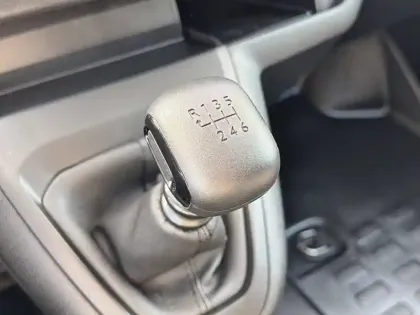 Photo 13 Peugeot Expert  FGN M DIESEL 150 CH MANUELLE