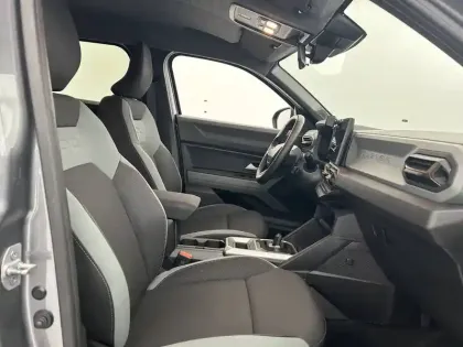 Photo 27 Dacia Duster  Hybrid 140