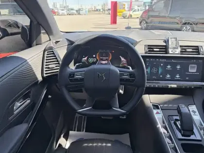 Photo 8 DS DS 7  Hybride Rechargeable E-Tense 360 EAT8 4x4