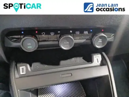 Photo 43 Citroën C4  Hybride 136 e-DCS6