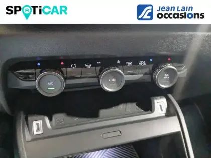 Photo 41 Citroën C4  Hybride 136 e-DCS6