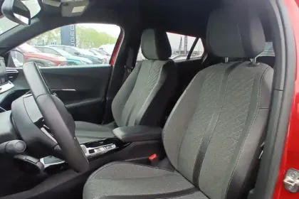 Photo 9 Peugeot 2008  PureTech 100 S&S BVM6