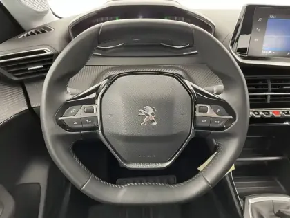 Photo 56 Peugeot 208  PureTech 75 S&S BVM5