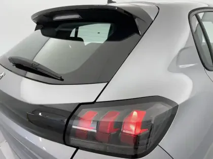 Photo 36 Peugeot 208  PureTech 75 S&S BVM5