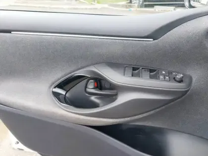 Photo 10 Toyota Yaris  Hybride 116h