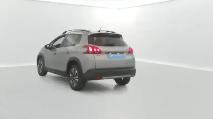 Photo 13 Peugeot 2008  BlueHDi 100ch S&S BVM6