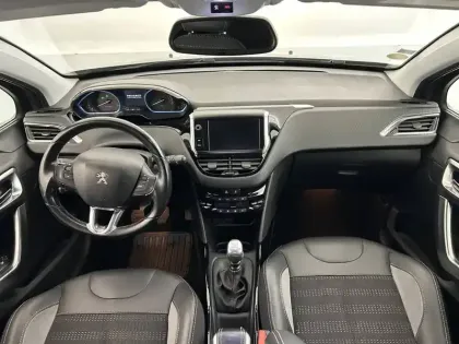 Photo 39 Peugeot 2008  BlueHDi 100ch S&S BVM6
