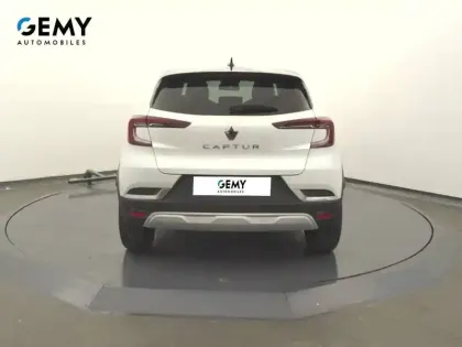 Photo 34 Renault Captur  mild hybrid 140