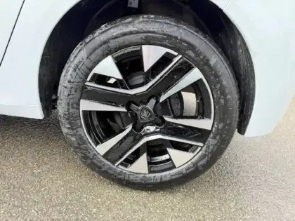 Photo 10 Peugeot 208  Hybrid 110 ch e-DCS6