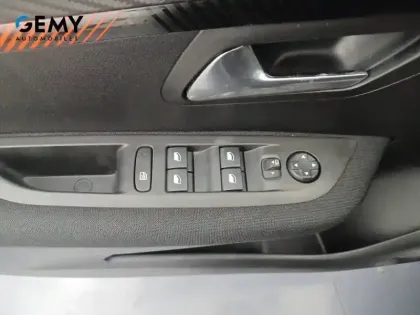 Photo 11 Peugeot 208  PureTech 75 S&S BVM5