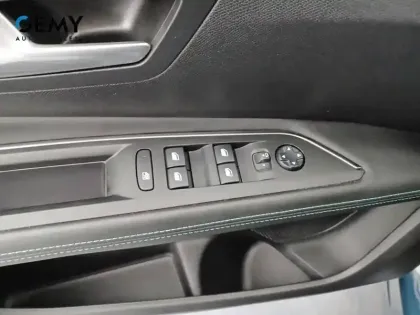 Photo 45 Peugeot 3008  Hybrid 225 e-EAT8