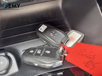 Photo 13 Peugeot 208  PureTech 100 S&S BVM6