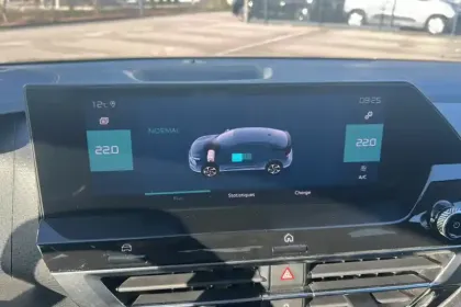 Photo 11 Citroën C4 e- 136 ch Automatique